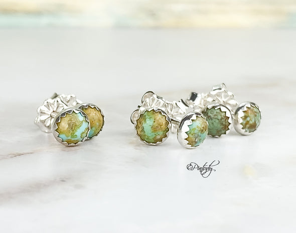 Color By The Element Stud earrings