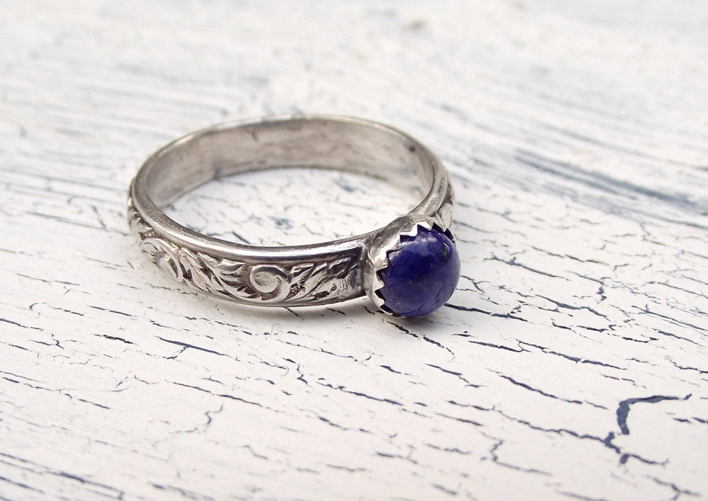 Floral lapis Lazuli Ring