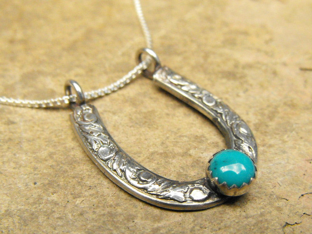 horseshoe jewelry