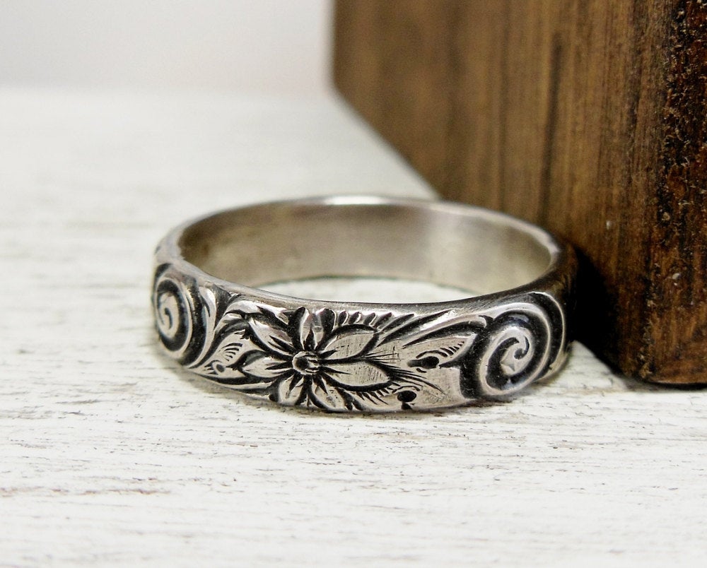 Silver Floral Ring Personalized – Pintody