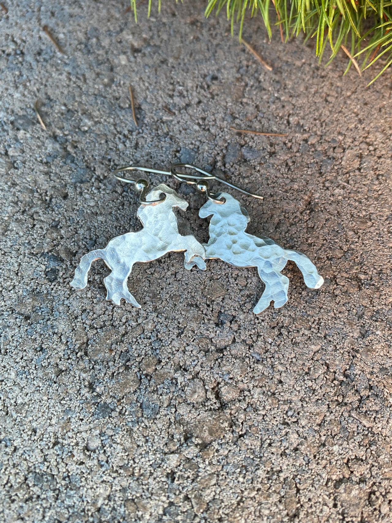 Hammered horse earrings